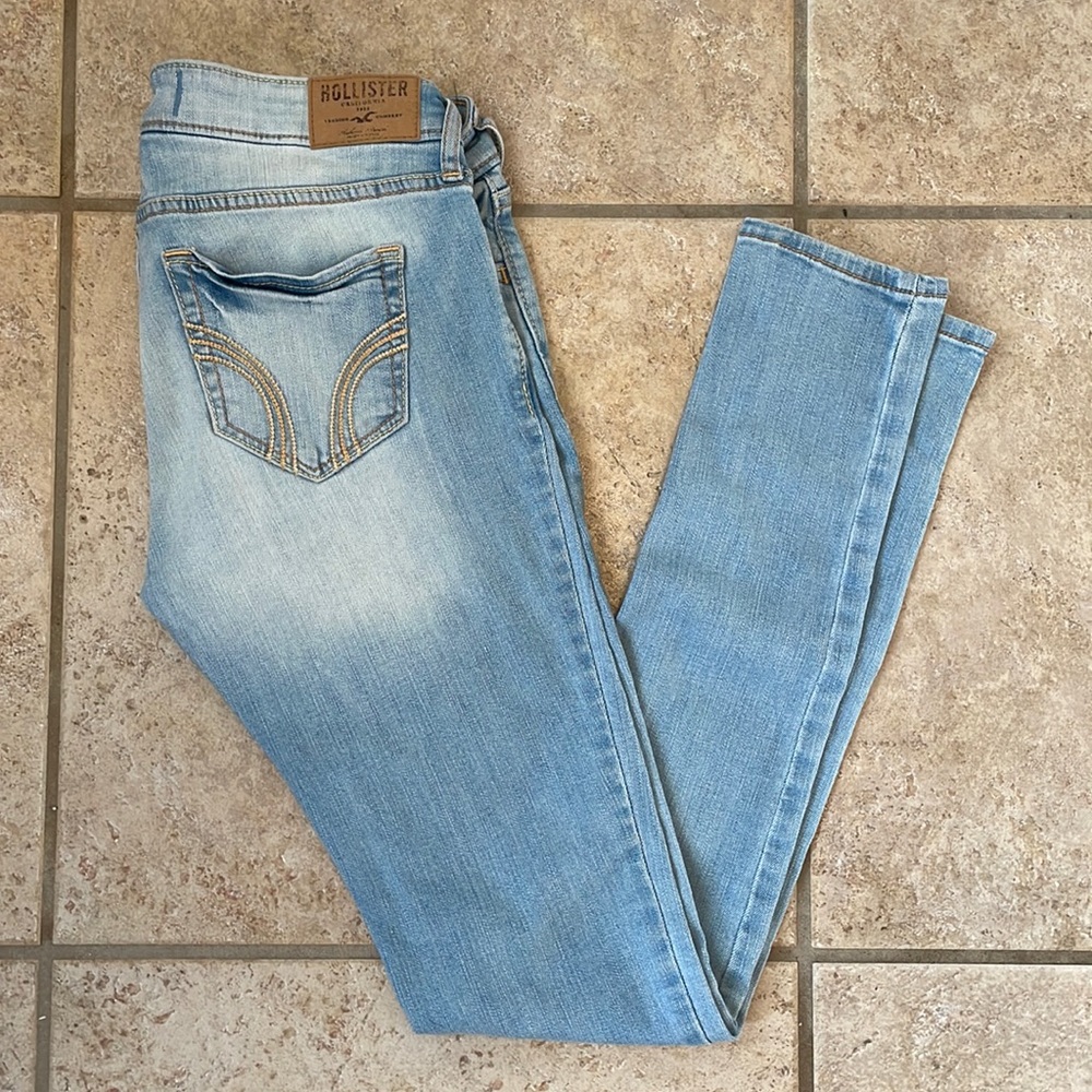 Hollister Low Rise Skinny Size 5 Jeans